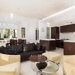 Exclusive Seafront 5 Bedrooms Mestro Outdoor Pool Вилла