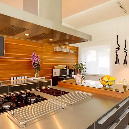 Willa Exclusive Seafront 5 Bedrooms Mestro Outdoor Pool *