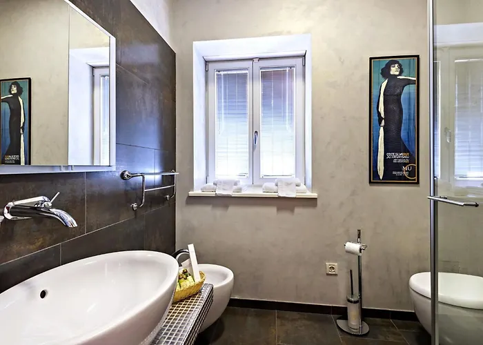 Exclusive Seafront 5 Bedrooms Mestro Outdoor Pool *